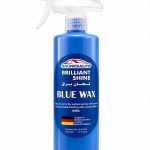 الوصف: Grünes Auto Brilliant Shine Blue Wax هو بخاخ شمع سريع يمنح السيارة لمعانًا عميقًا ولمسة نهائية براقة مع طبقة حماية تساعد على الحفاظ على الطلاء. يمكن استخدامه على الأسطح الرطبة أو الجافة، ويعزز نعومة السطح مع تأثير سيراميكي يساعد على مقاومة الماء والأوساخ.  مميزات المنتج:  * يمنح لمعانًا قويًا ولمسة نهائية براقة. * يوفر تأثيرًا سيراميكيًا لتعزيز الحماية. * يساعد على طرد الماء وتقليل التصاق الأوساخ. * مناسب للاستخدام على السيارة وهي رطبة أو جافة. * سهل وسريع التطبيق بالرش والمسح. * يعزز نعومة الطلاء ويحافظ على مظهره اللامع. * مناسب لجميع ألوان دهانات السيارات